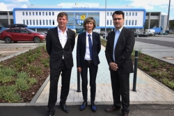 Uwe Bauch, Vorstandsvorsitzender der community4you AG mit Oberbürgermeisterin Barbara Ludwig und dem Vorstandsvorsitzenden des CFC Dr. Mathias Hänel