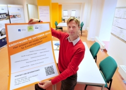 Janko Mautsch vom TCC gewährte vor der Eröffnung einen ersten Einblick / Foto: Kristin Schmidt