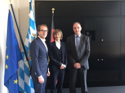 Bundesverkehrsminister Alexander Dobrindt, Oberbürgermeisterin Barbara Ludwig und Bundestagsabgeordneter Detlef Müller Foto: Cornelius Zimmermann