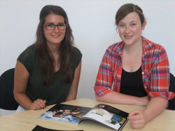 Die Europastudentinnen Jana Baisch (rechts) und Maria Schnabel (links) 