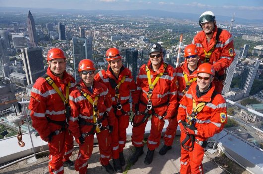 Das Chemnitzer Team vor der Frankfurter Skyline
