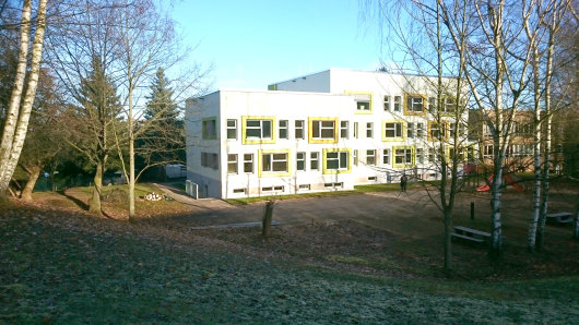 Am Jahresanfang öffnete die neu sanierte Kita auf der Max-Müller-Straße. Ein großzügiges Außengelände bietet den Kindern verschiedene Möglichkeiten für Spiel und Sport oder auch nur die Natur zu erkunden. Foto: A. Stolp