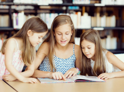 Angebote für Kinder, Jugendliche und Familien / Foto: Sergey Nivens / Fotolia Angebote für Kinder, Jugendliche und Familien / Foto: Sergey Nivens / Fotolia