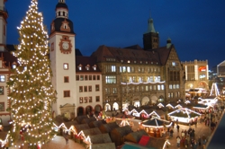 Der Chemnitzer Weihnachtsmarkt rund um das Rathaus / Foto: Lippmann Der Chemnitzer Weihnachtsmarkt rund um das Rathaus / Foto: Lippmann