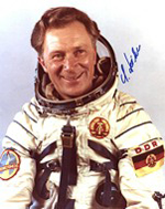 Dr. Sigmund Jähn Dr. Sigmund Jähn