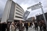 Enthüllung des Straßenschildes "Stefan-Heym-Platz"